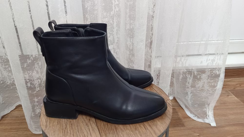 Минималистичные ботильоны