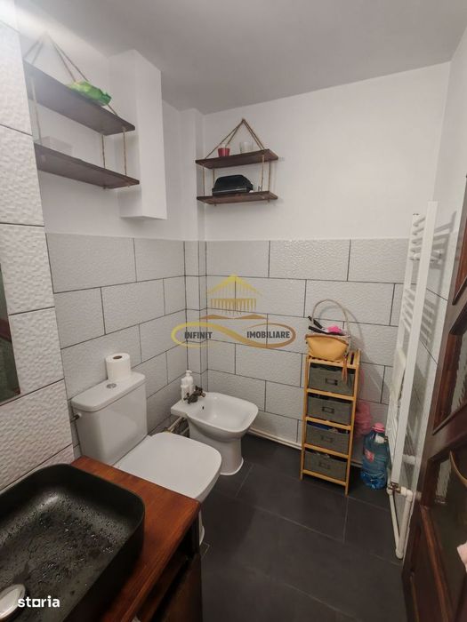 Vând apartament cu 3 camere decomandate in centrul orașului Bacau