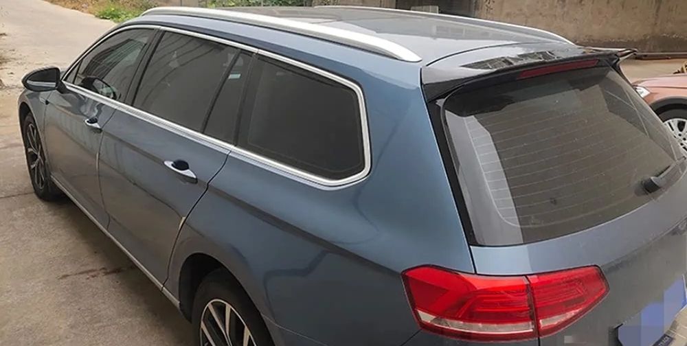 Eleron sport luneta VW Passat B8 Break negru lucios