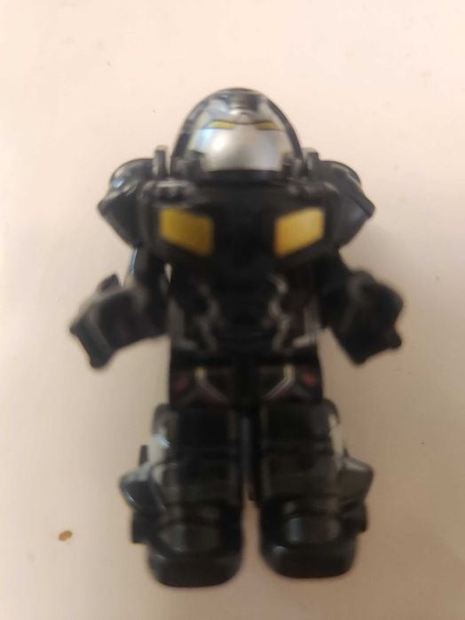 9 минифугурки от алтернативен конструктор