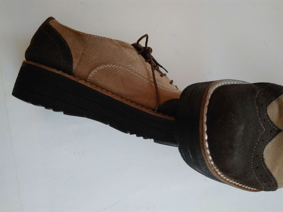 Дамски затворени обувки на платформа 37 (38) номер