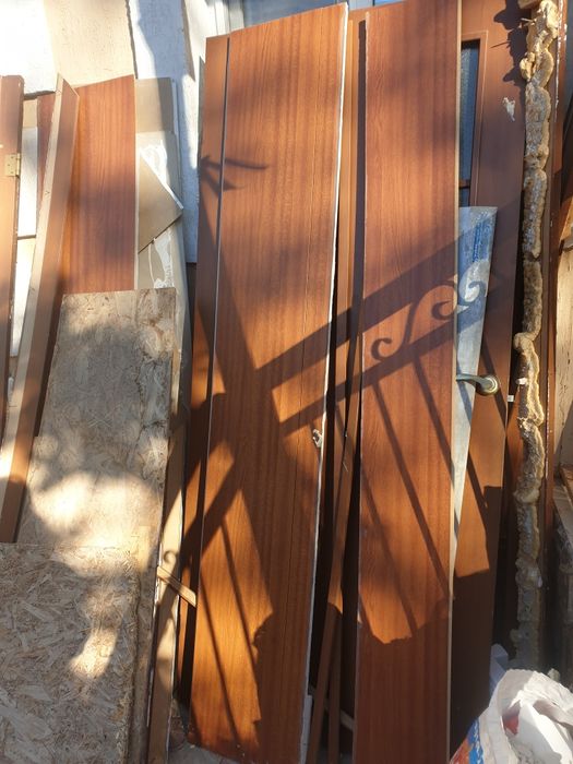 Двери комнатные, плинтус,  рамки