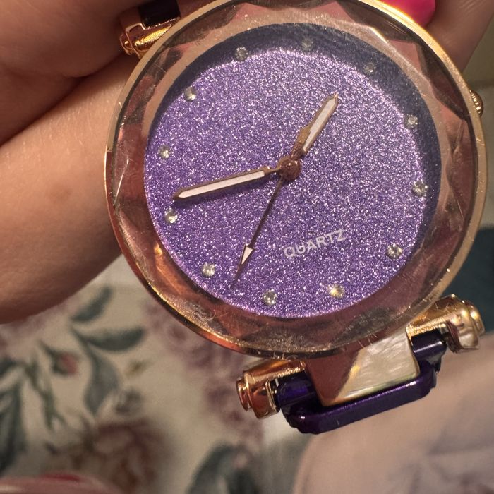 Дамски лилав чаковник със регулираща каишка