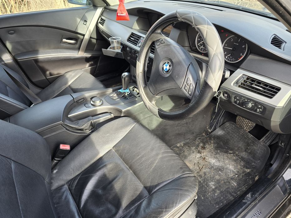 Продавам бмв 520д на части