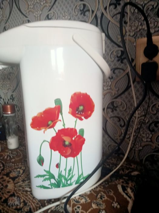 Продам термопот на 5 л