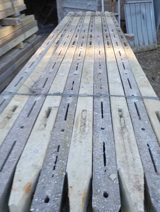 Stalpi din beton pentru gard, vie, etc...