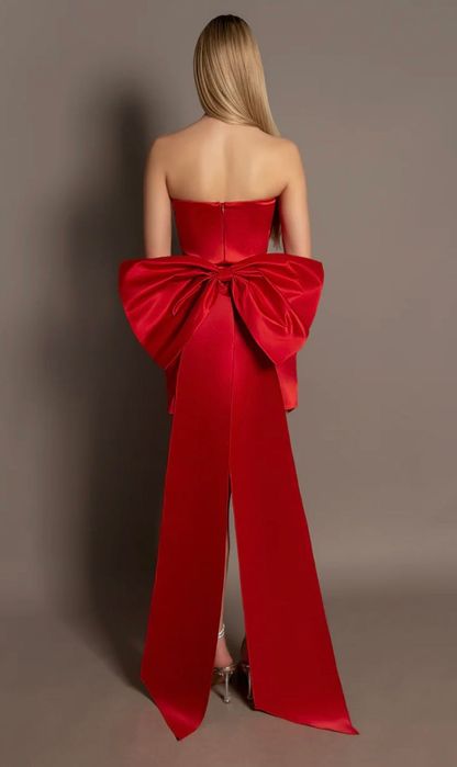 Къса червена рокля с панделка