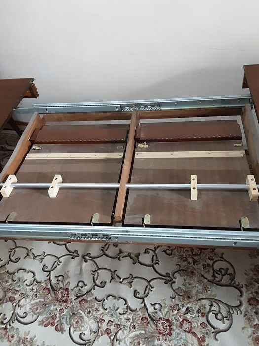 Продам стол овальный ( пр. Малайзия)