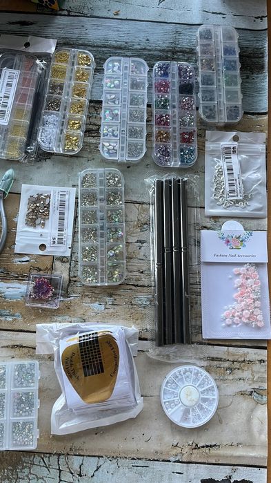 Гел Лакове и материали