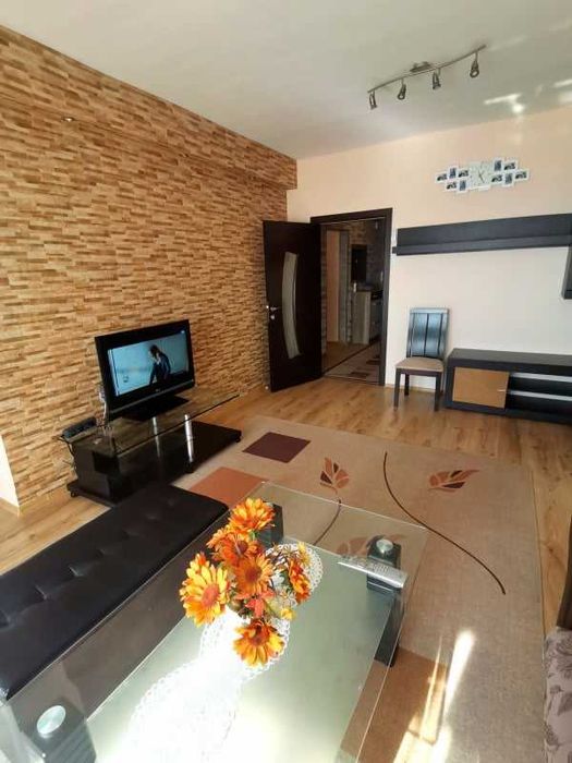 Дава се под наем Тристаен апартамент в Бургас, Зорница - 100 кв.м за 153 € - Снимка #1