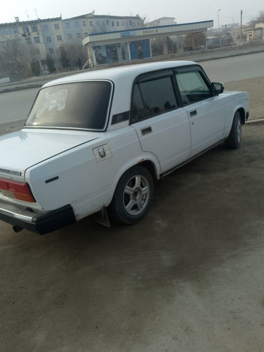 Vaz 2107 sotiladi