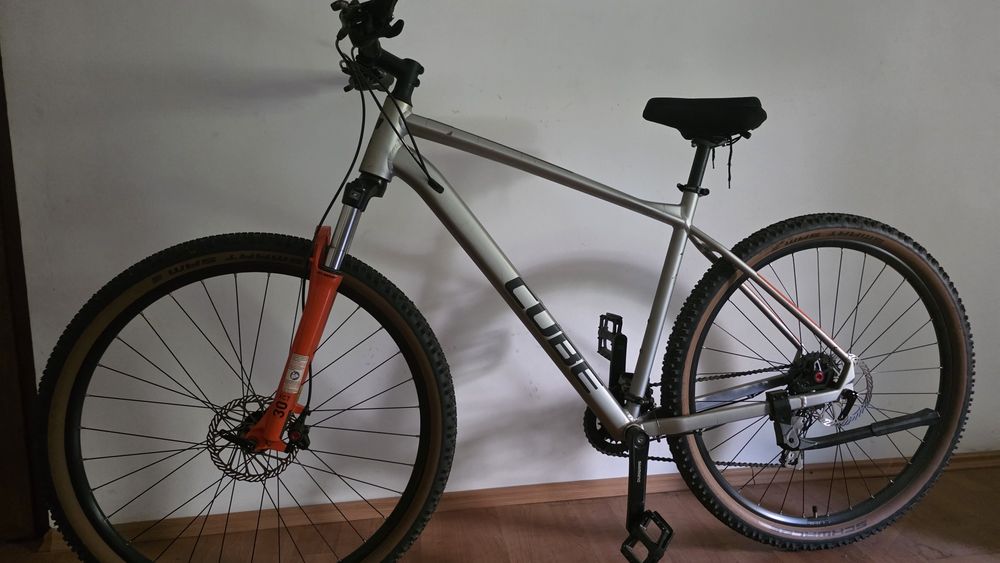 Bicicleta Cube 2022