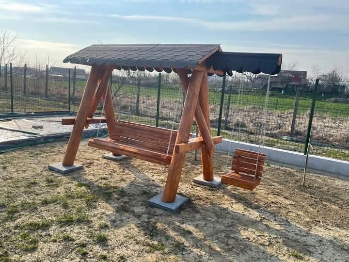 Leagăne din lemn masiv – Handmade, rustice, rezistente | La comandă