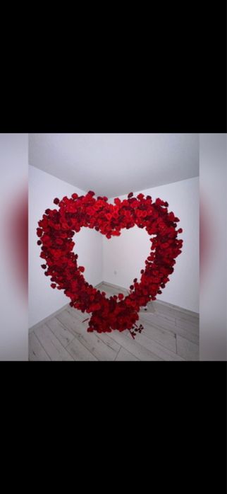 Сърце от рози 220 см на 220 см