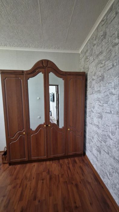 ЧИРЧИК ШАХРИДА арендага  КВАРТИРА  10-микрорайонда 2 хоналииссик сув