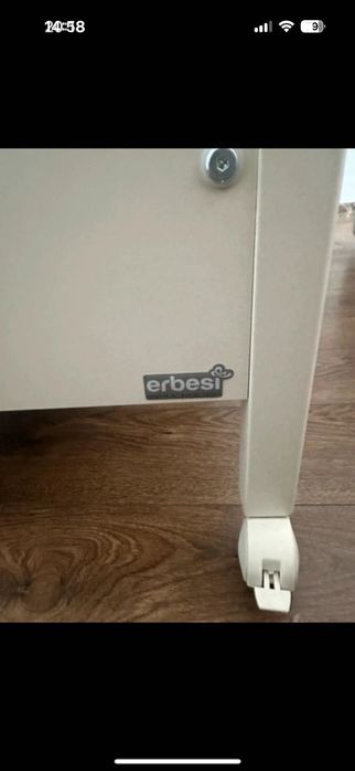 Vând pătuț bebe din lemn+comoda cu sertare și cădita