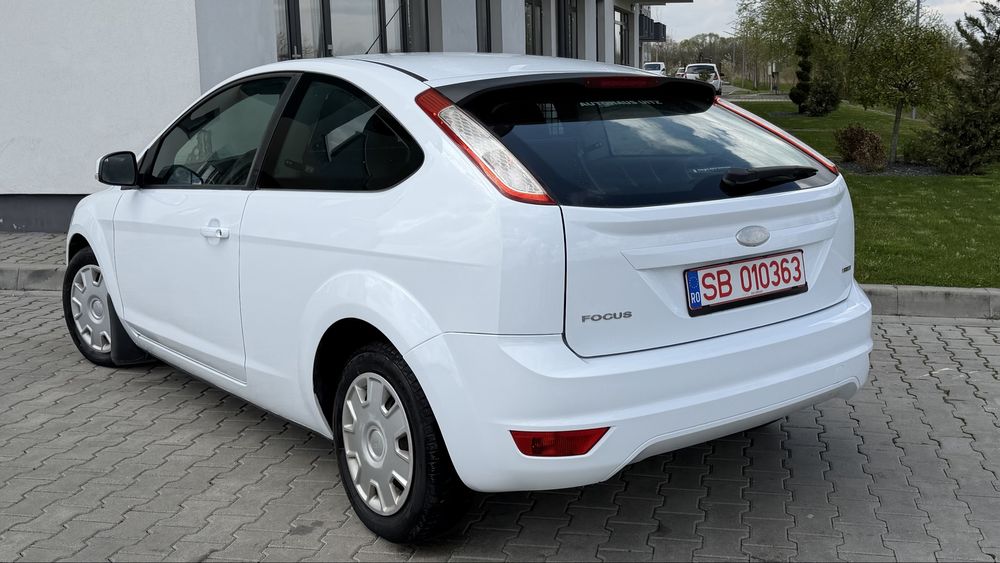 Ford Focus Facelift 2009 1.6 D 120 CP Manual 5+1 Trepte Autoutilitara Primu Nr Rosu