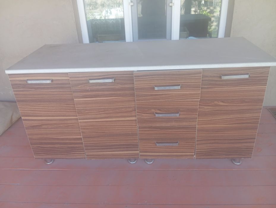 Продаётся кухонный шкаф