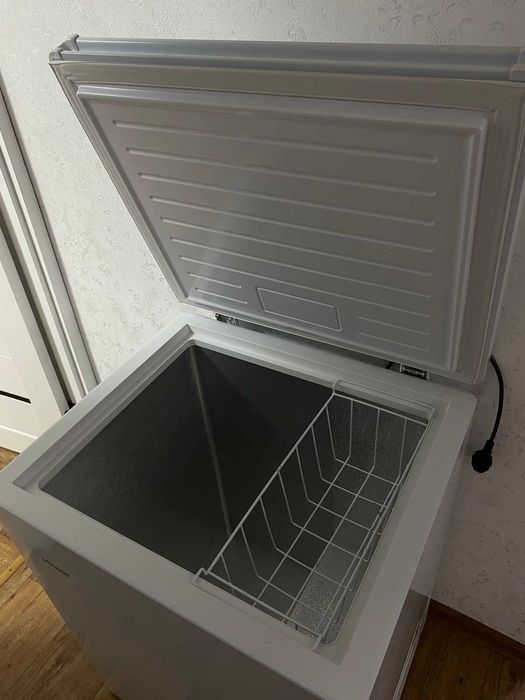 Продам морозильную камеру