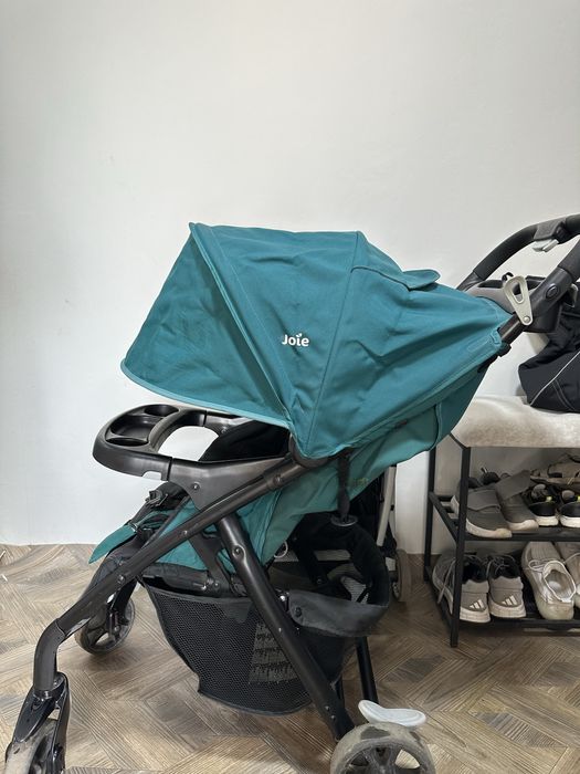 Продам коляску joie