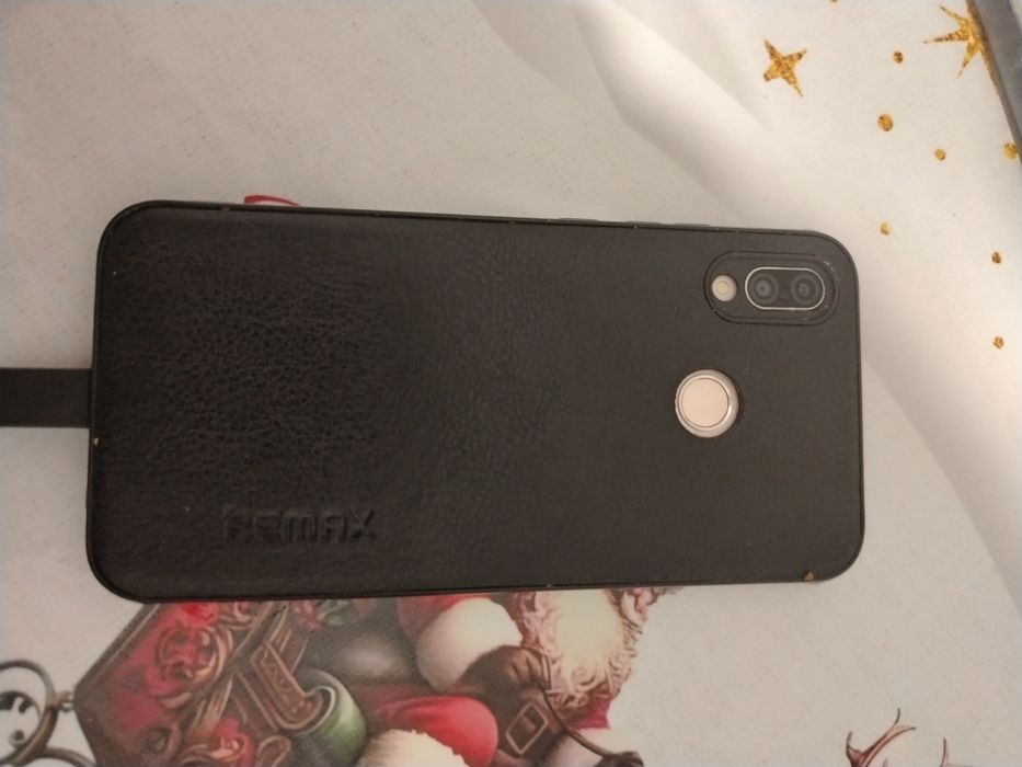 продам телефон .