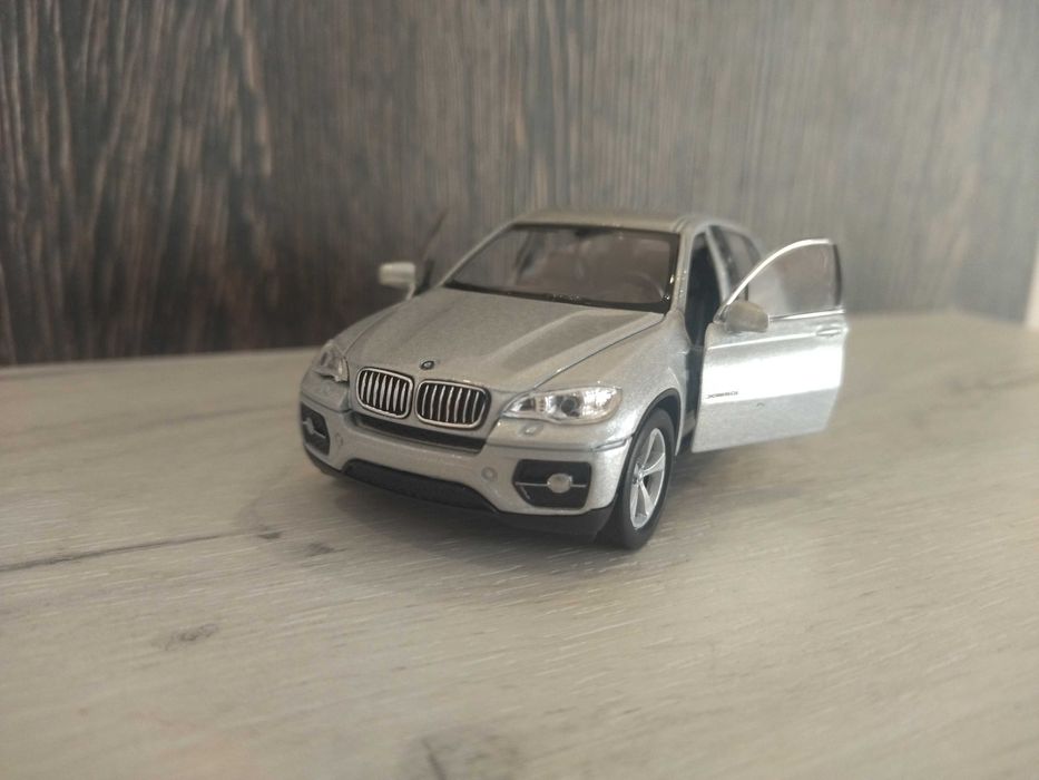 Метална количка BMW X6 !!!