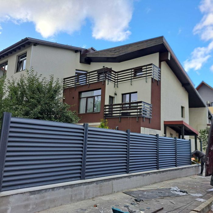 Garduri si porti din panou stil jaluzele, sipca metalica, plasa si BCA