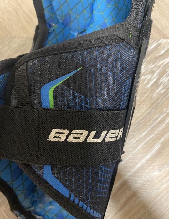 Продам наколенники BAUER