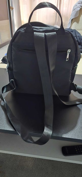 Дамска раница с много джобове