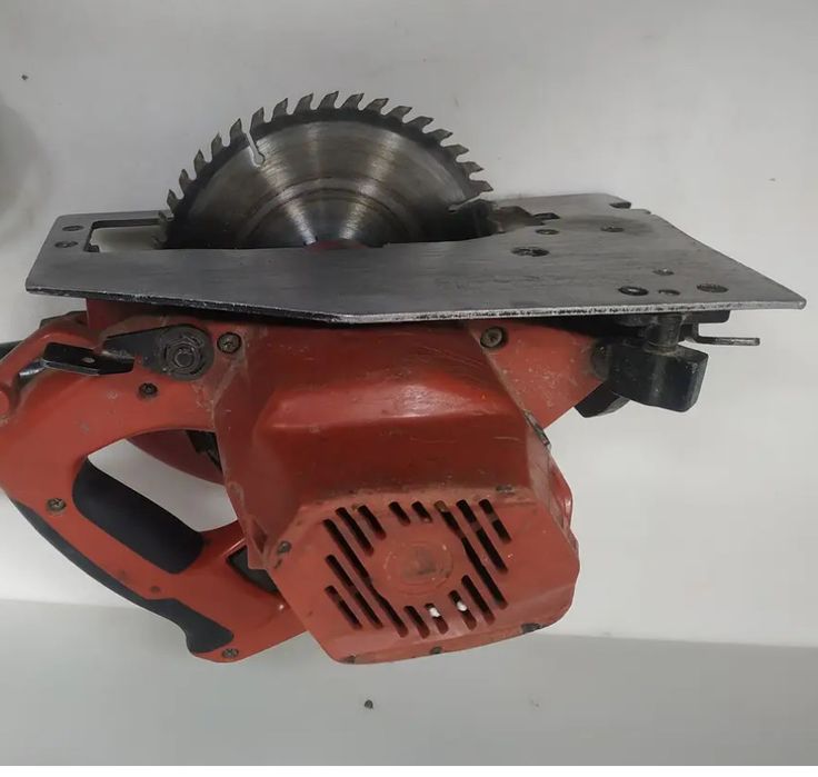 Циркулярная пила SCW 70