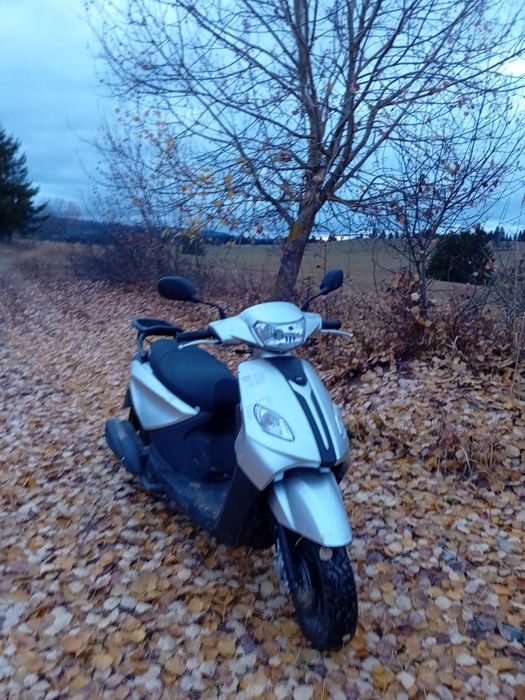 Vând scuter apec ps5 2022 125cc 4t