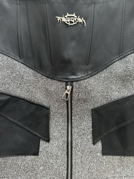 Уникален дамски сет - пола и яке