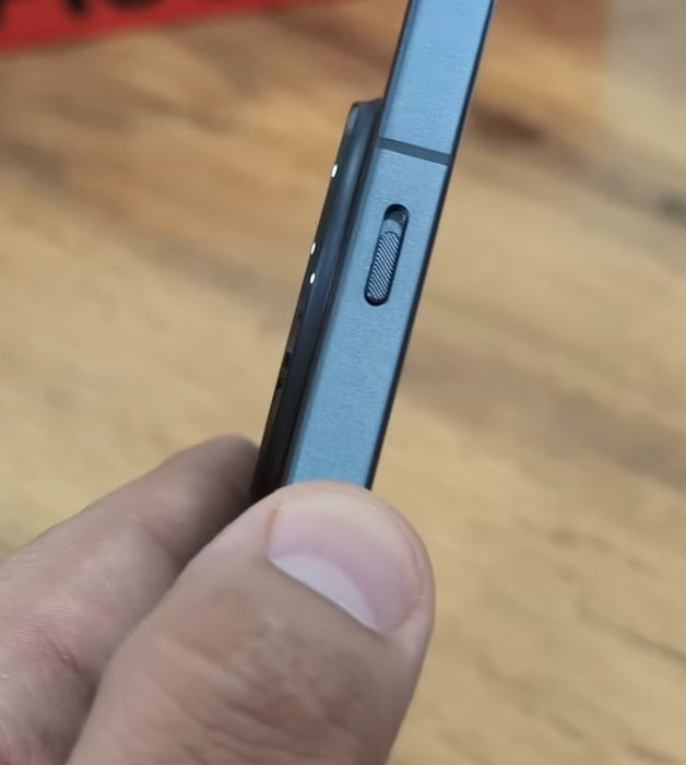 Oneplus ace 5.  12/256GB