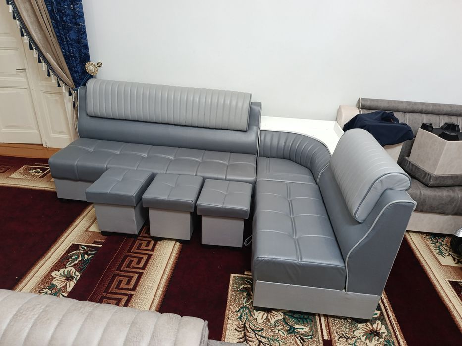 Кухни уголок бар сотилади