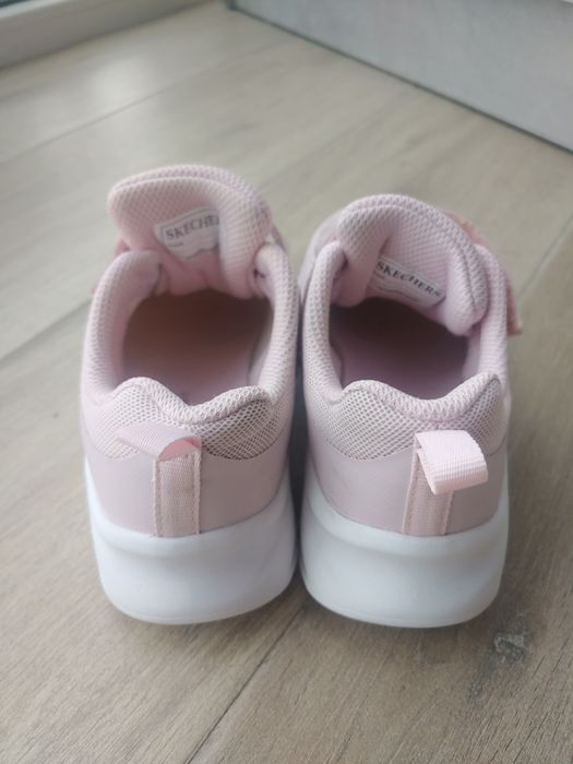 Продам Skechers.