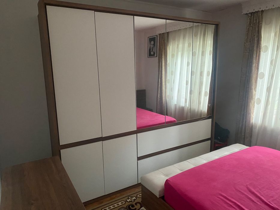 Vând mobilier dormitor – 3.000 lei