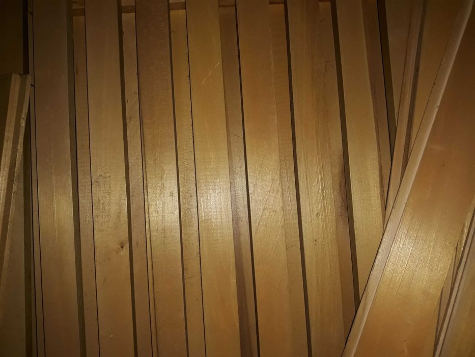 Lambriu salcam si  alte  profile  lacuite