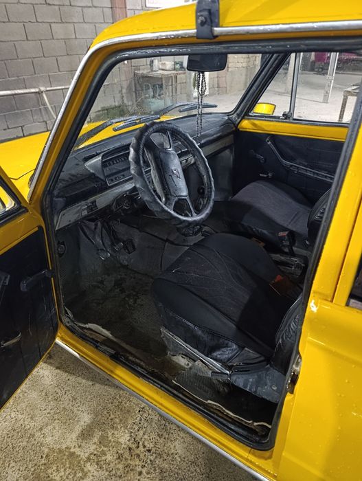 Vaz 2102 furgon sotiladi