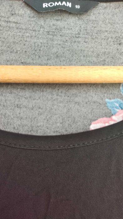 Красива туника с цветя и слънчеви очила