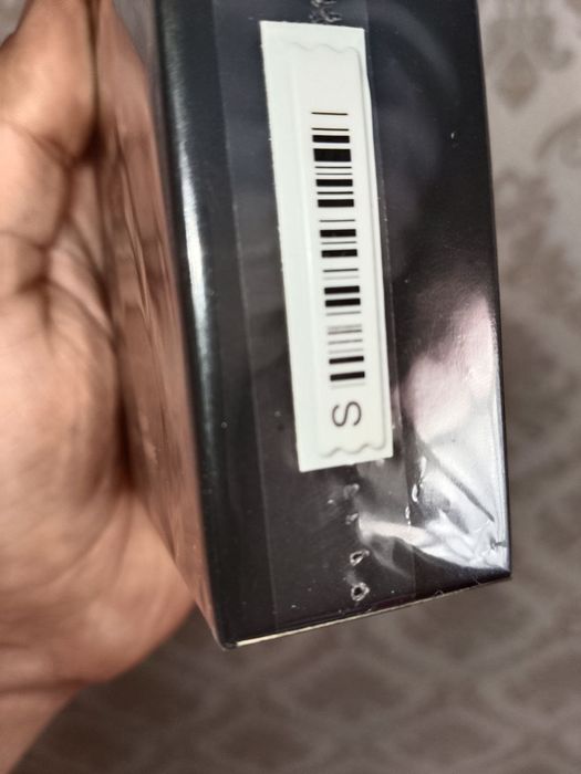 Срочно продам новый оригинал мужской духи Chanel bleu