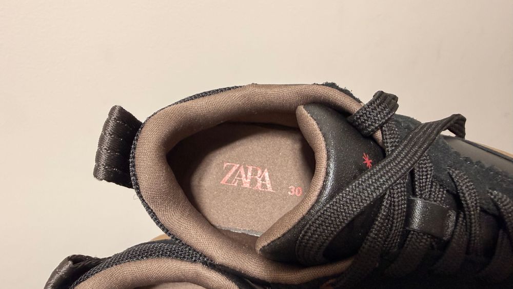 Кожаные кроссовки от Zara