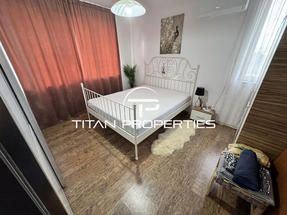 Двуетажна Къща с голям двор и красива панорама в с. Александрово