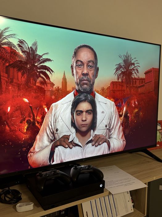 Xbox One X 1TB Гаранция 12м