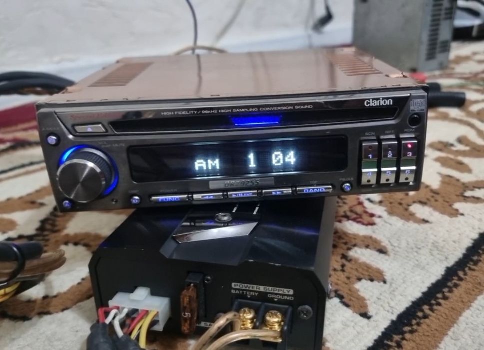Clarion DRZ9255
встроненный 4-х полосный