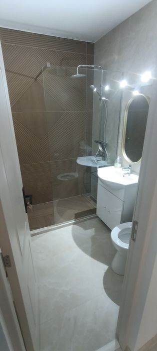 inchiriez apartament 2 camere  semidecomandat