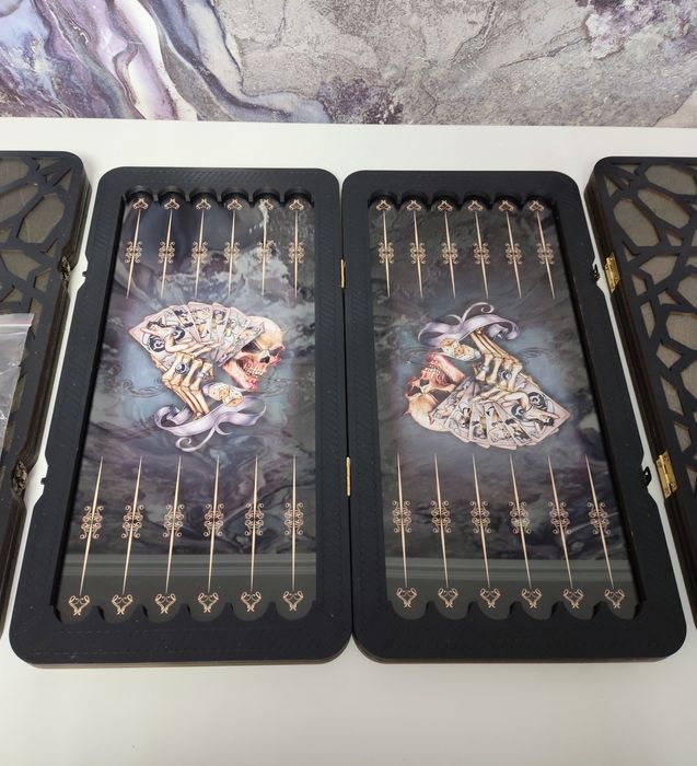 Нарды ручной работы. Внутри стекло