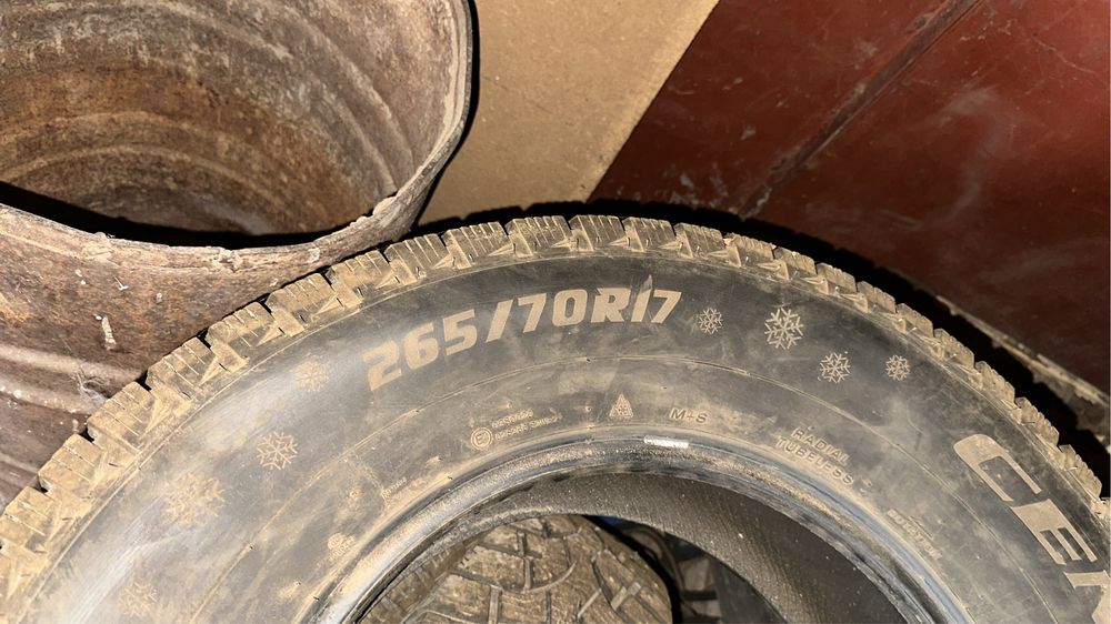 Продам шины зима R17