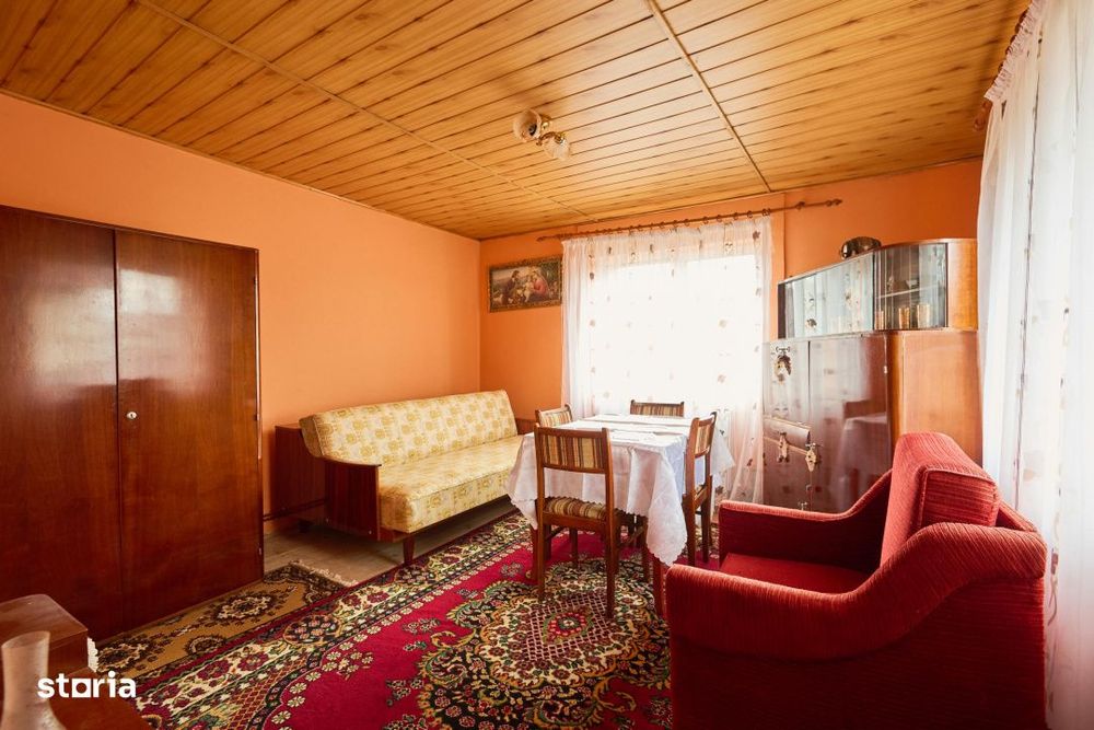 Casa individuala  Leresti la strada principala+ teren 831 mp, utilitat