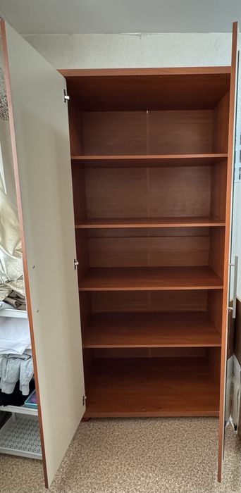 Продаю спальный гарнитур