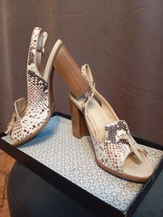 Босоножки Santorini